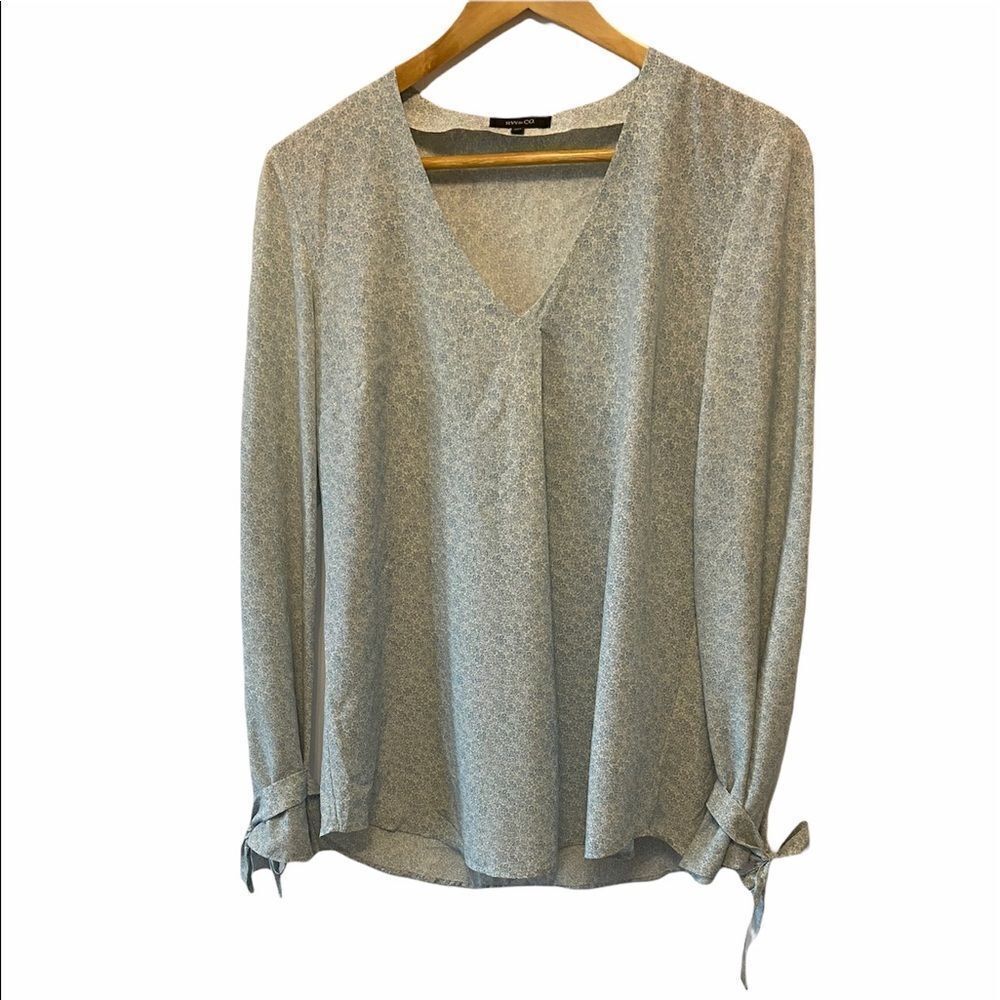 RW&CO Light Loose Fit Tie Sleeve Floral Loose Top